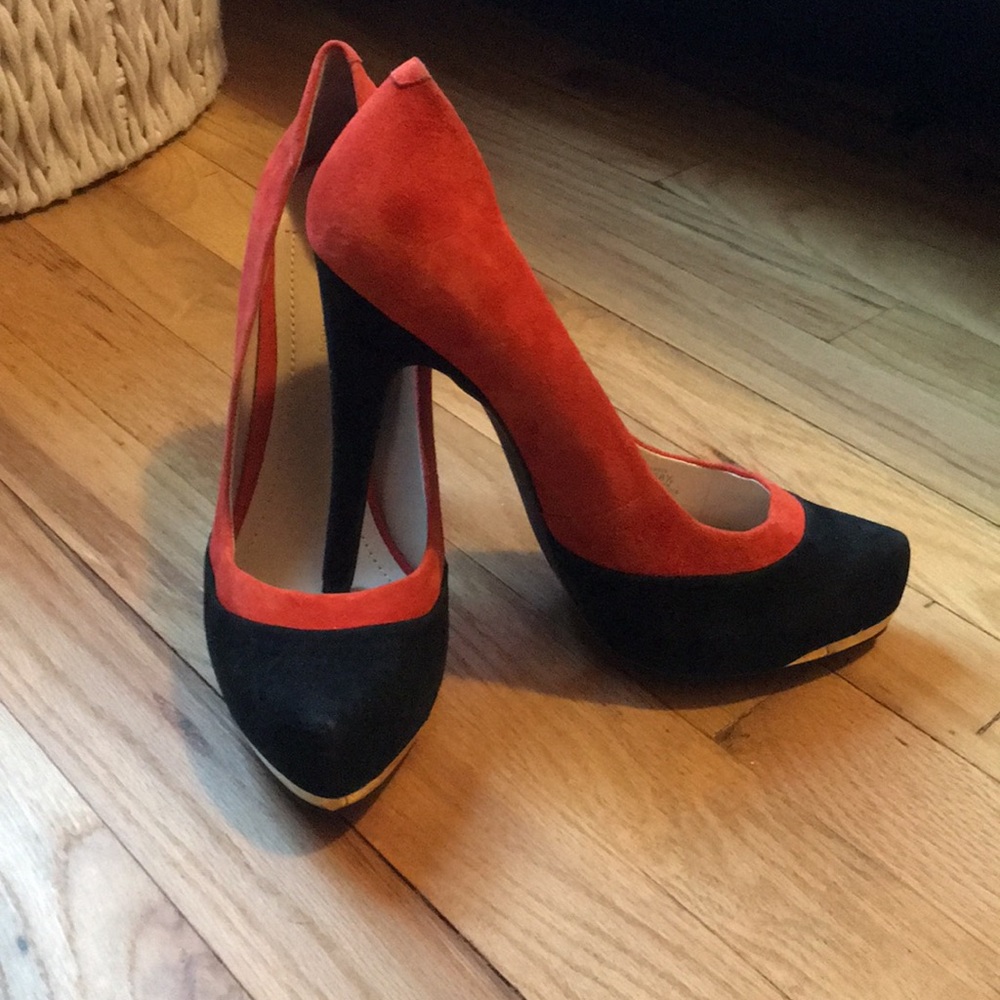 BCBGeneration suede pump with gold tip